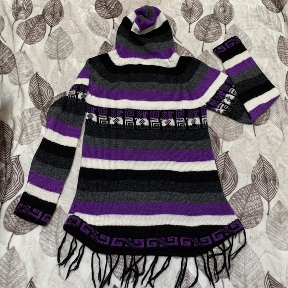 Hooded sweater alpaca design - Picture 3 of 7